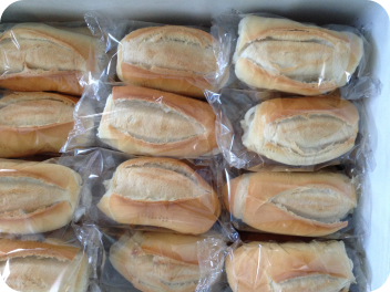 Pães de sal em uma caixa